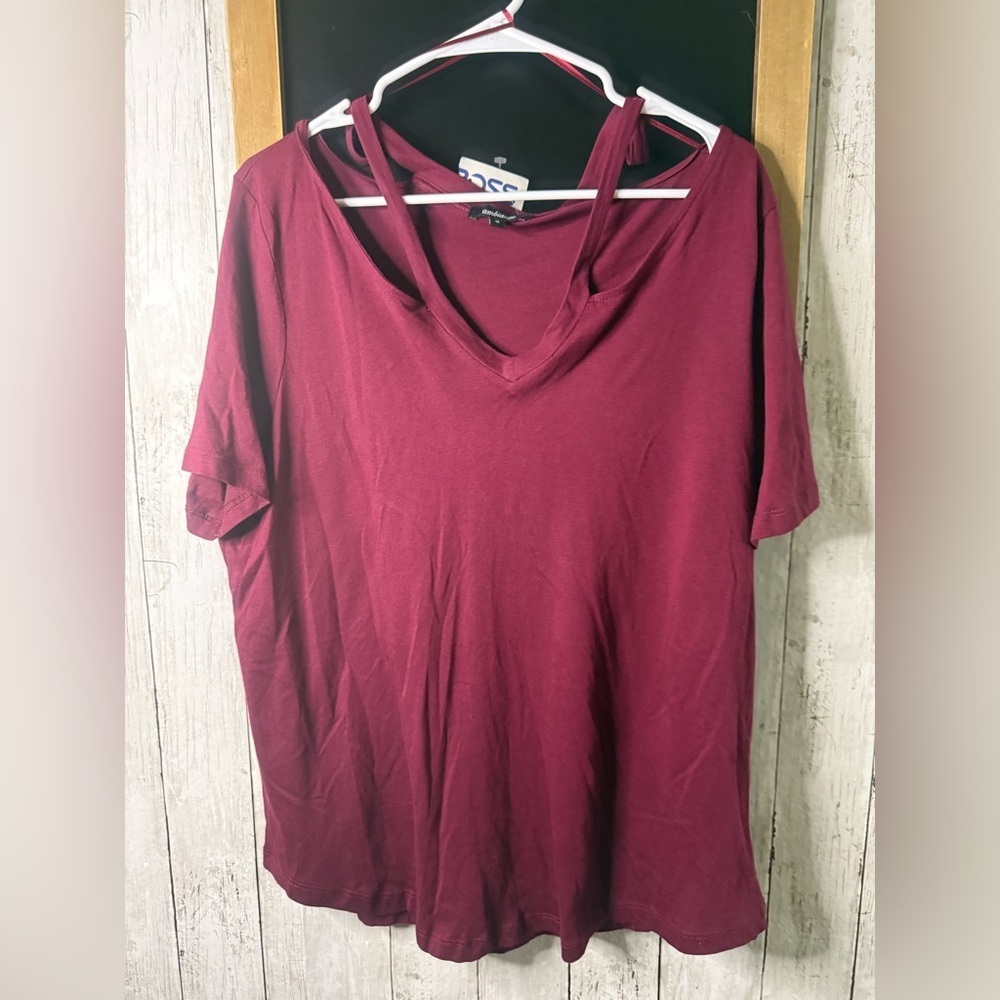 Charming NWT Ambiance Red Cold Shoulder Blouse Women's Plus Sz 1X